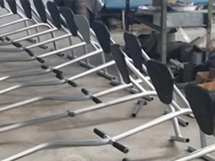 猴車吊椅定制生產(chǎn)現(xiàn)場(chǎng)